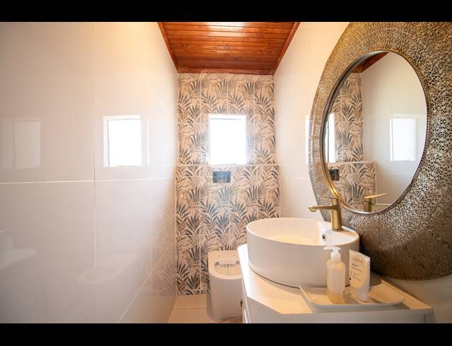 25,000M² SMALLHOLDING FOR SALE IN GLEN AUSTIN AH